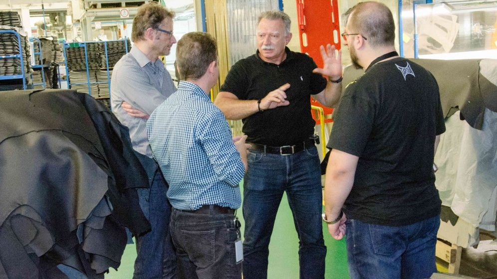 Consiliul Concurenţei analizează preluarea afacerii pentru interioare auto a Adient de către Sage Automotive Interiors