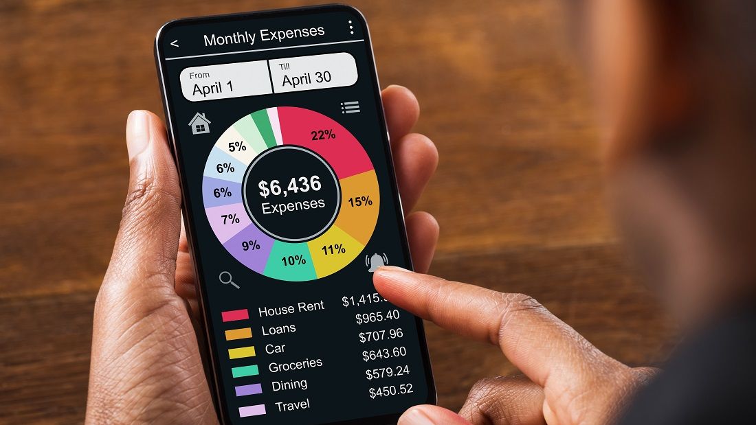 Planificarea financiară direct în aplicația bancară. Tu știi pe ce cheltuiești cei mai mulți bani într-o lună?