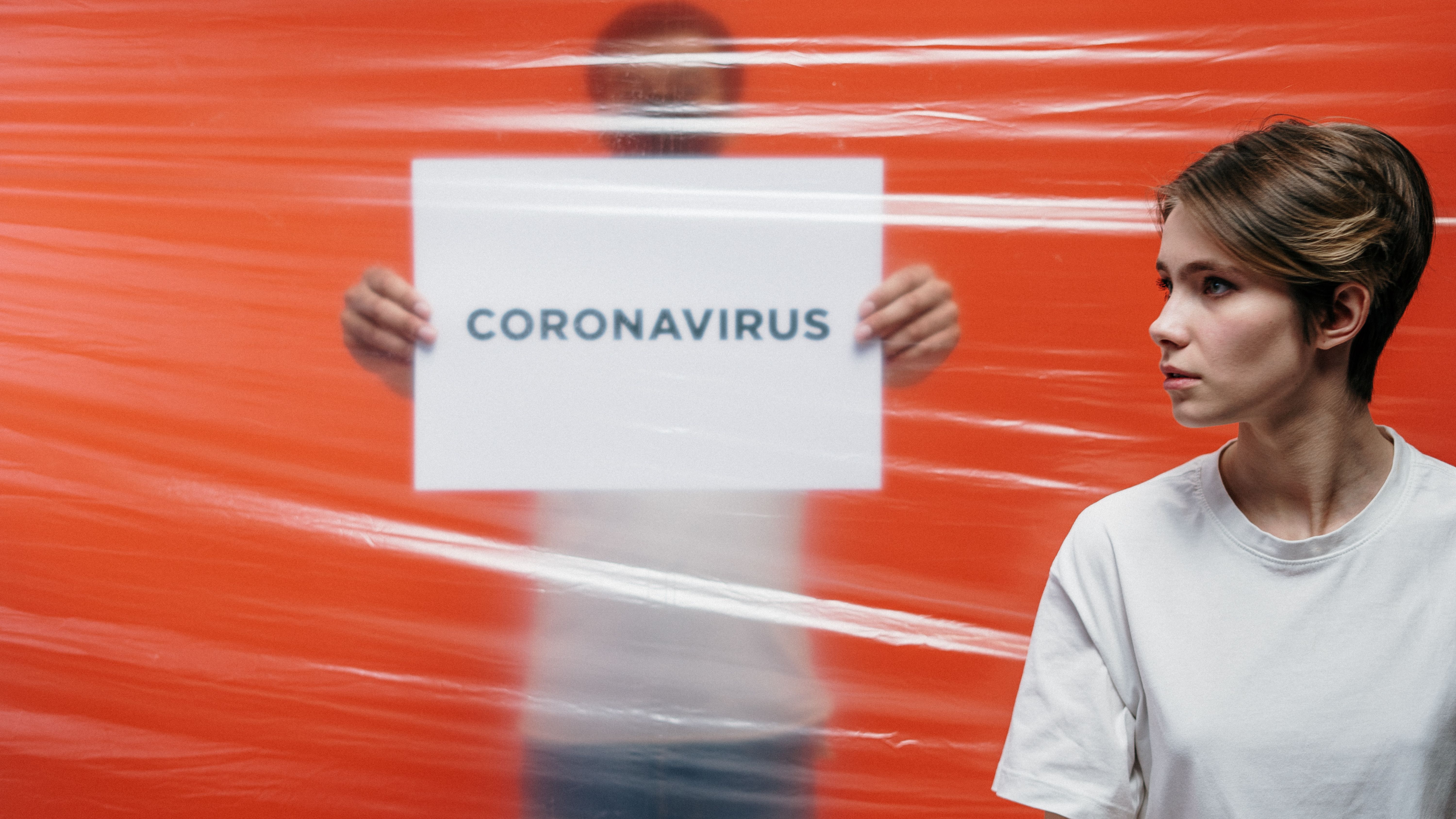 Cum să călătoreşti în siguranţă pe timp de pandemie