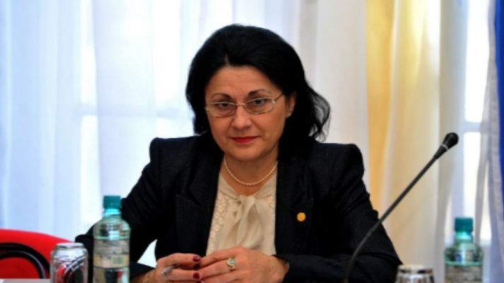 Cel mai urmarit vlogger din Romania, critici dure la adresa Ecaterinei Andronescu: Doamna Andronescu vorbea despre respect, asta mi s-a parut cel mai comic