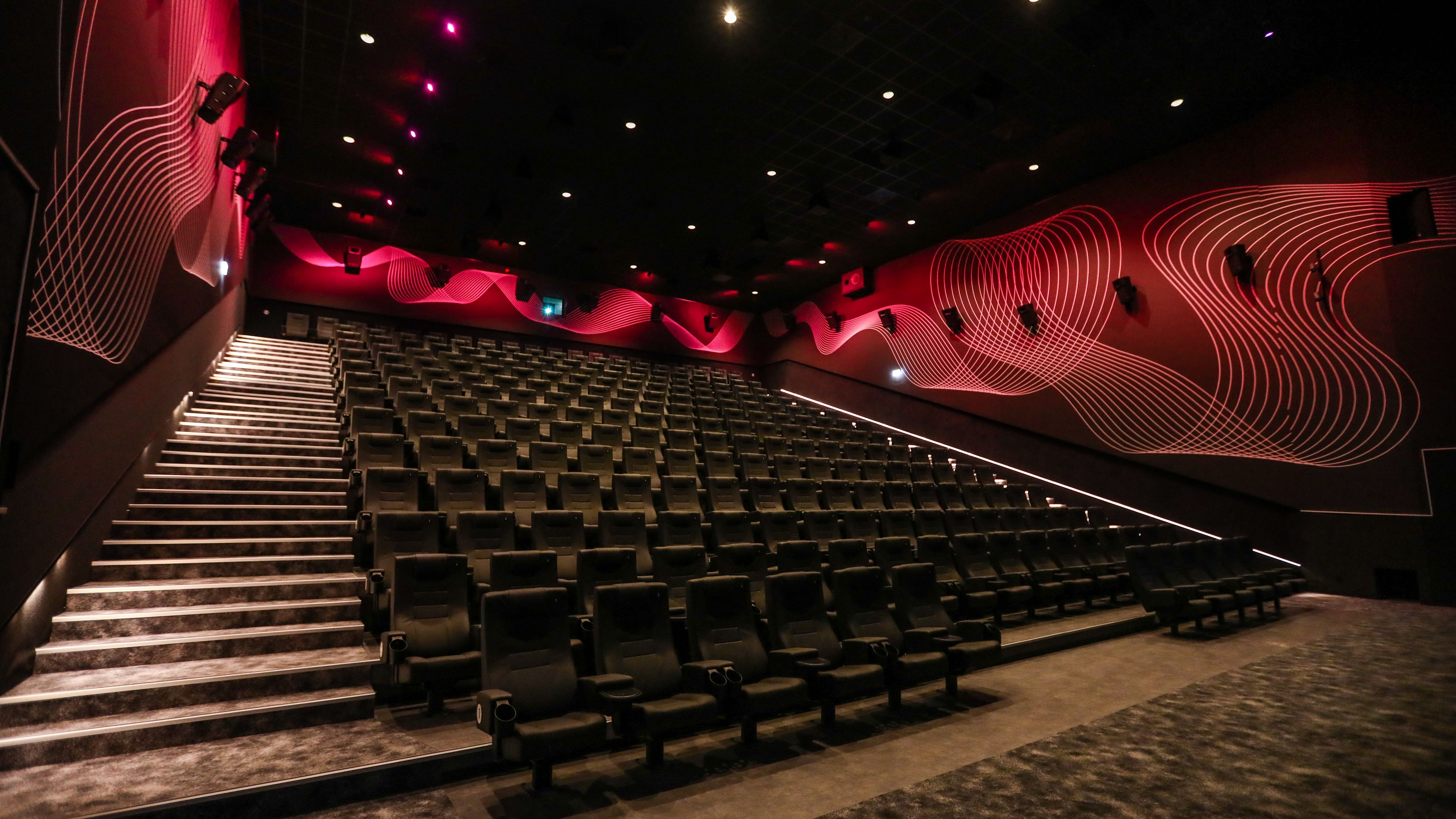 Cineplexx a deschis un nou cinematograf în România, care aduce un format 3D de ultimă generație