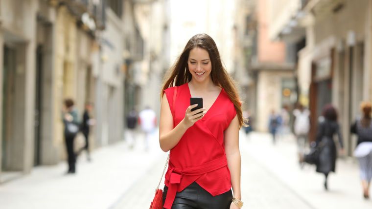 Data Dollar, sau cum poti plati produse cu poze si conversatii pe WhatsApp