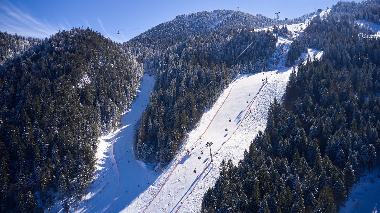 FOTO | S-a deschis încă o pârtie în Poiana Brașov. Reduceri speciale pregătite de autorități