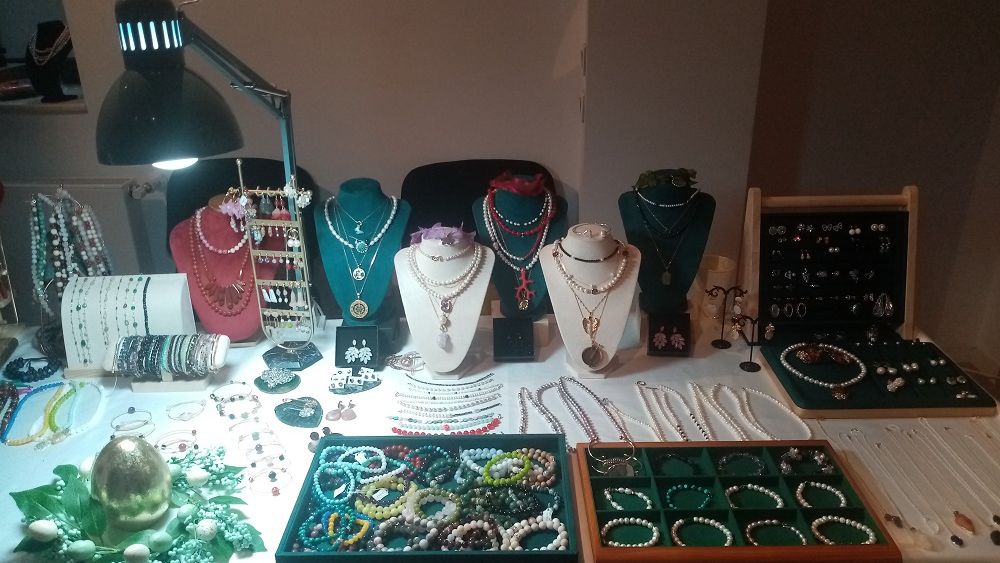 Designeri vestimentari, bijutieri și ciocolatieri: "Festivalul Femeii" a început la Ghica House din Centrul Vechi