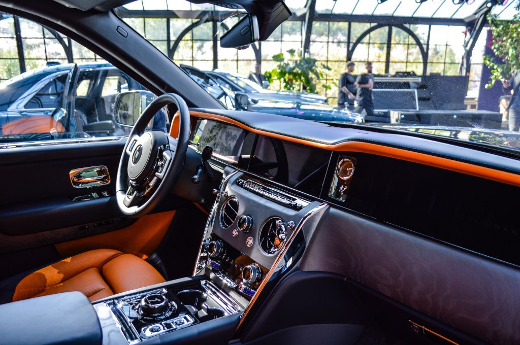 GALERIE FOTO | Rolls-Royce aduce mai multe premiere europene importante la București - Imagine 20
