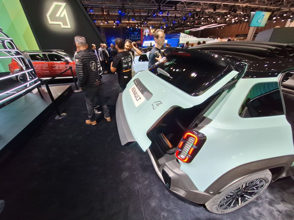 GALERIE FOTO | Noul Renault 4 E-Tech Electric a fost lansat la Paris. Cum arată, cât costă și ce - Imagine 21