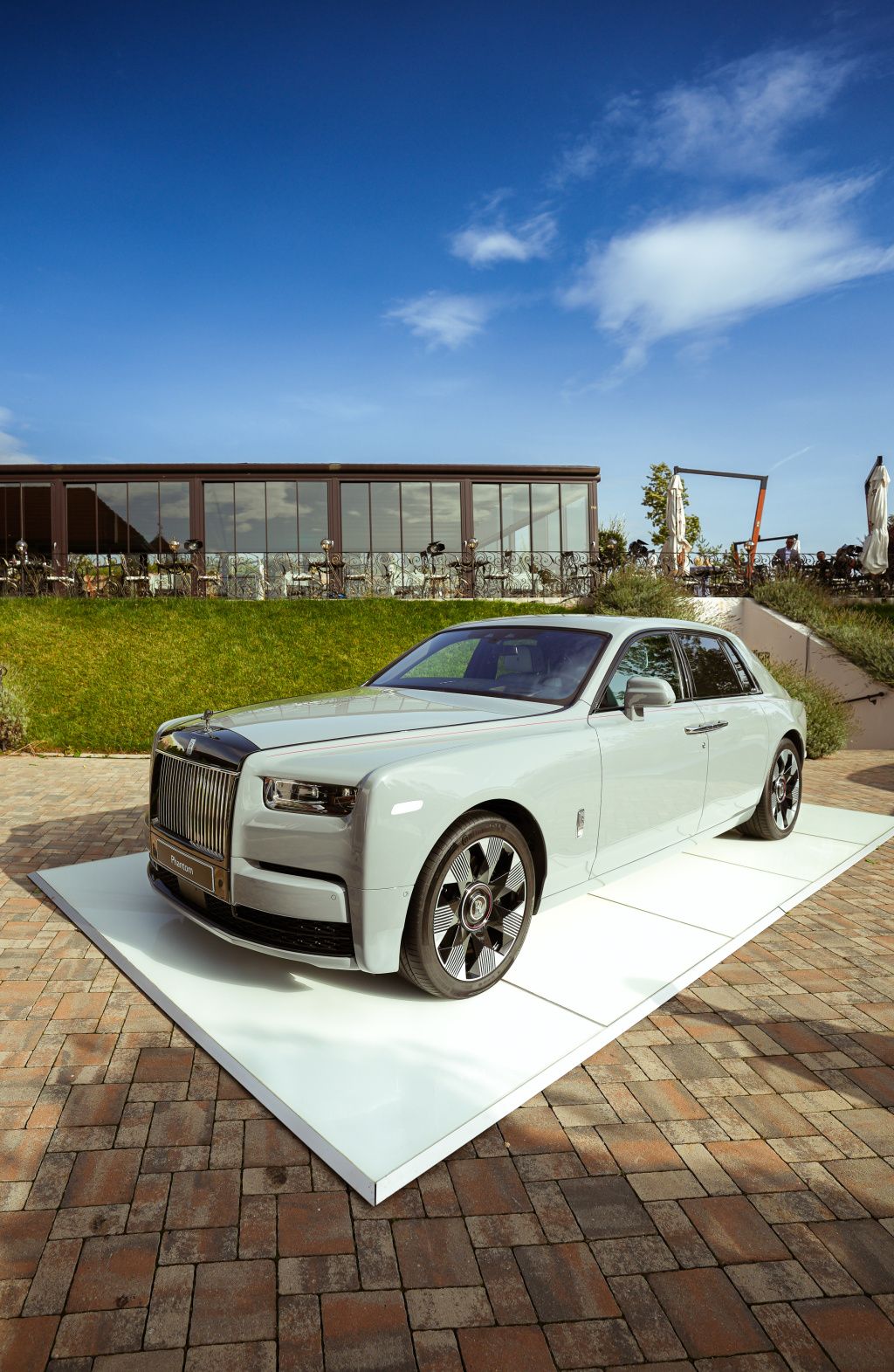 FOTO | Rolls-Royce a lansat două noi modele în România: Cum arată acestea - Imagine 3
