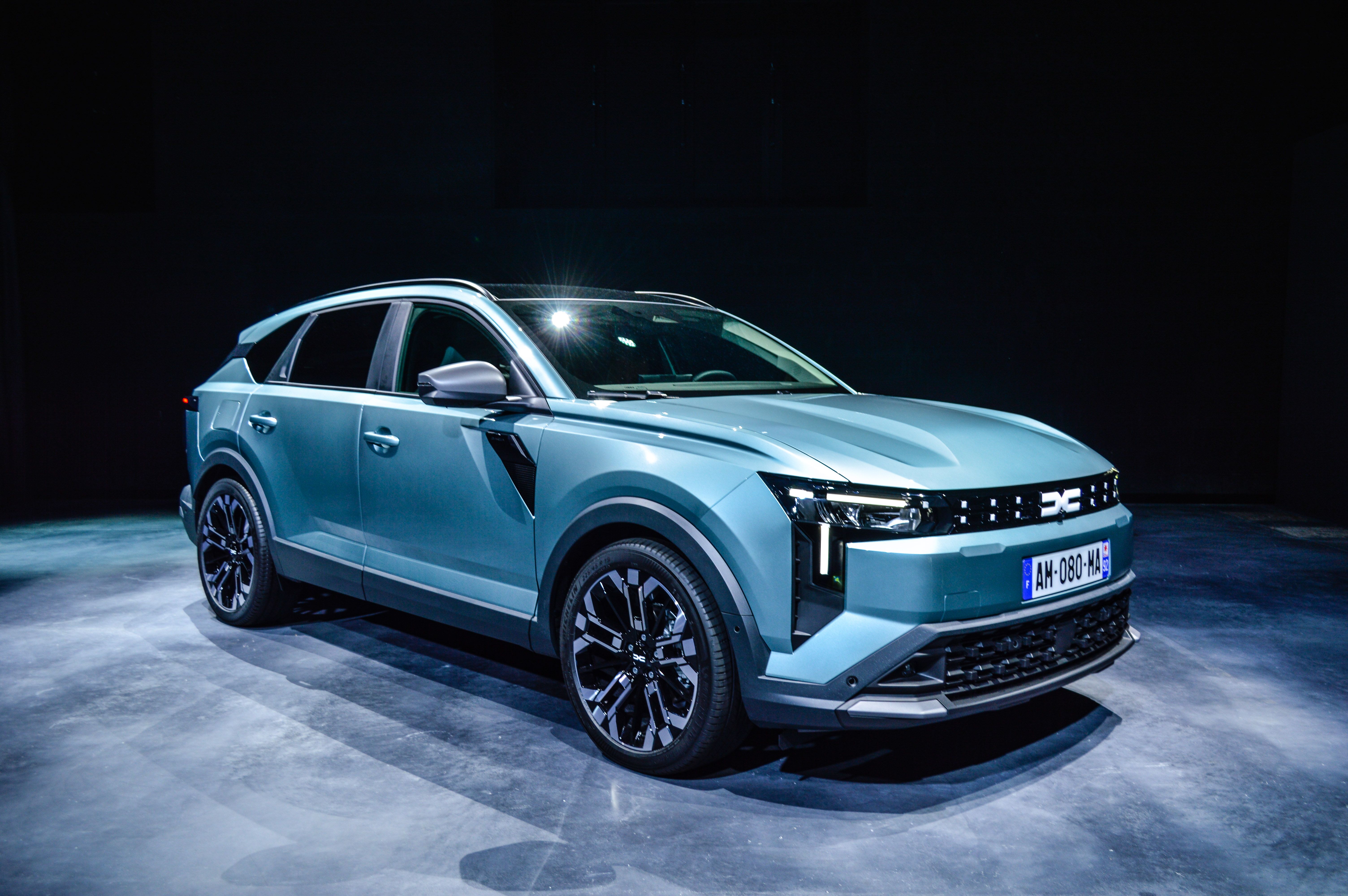FOTO | Totul despre noua Dacia Striker, modelul de sub 25.000 de euro cu care românii vor să „marcheze” în poarta Skoda și Volkswagen - Poza 4