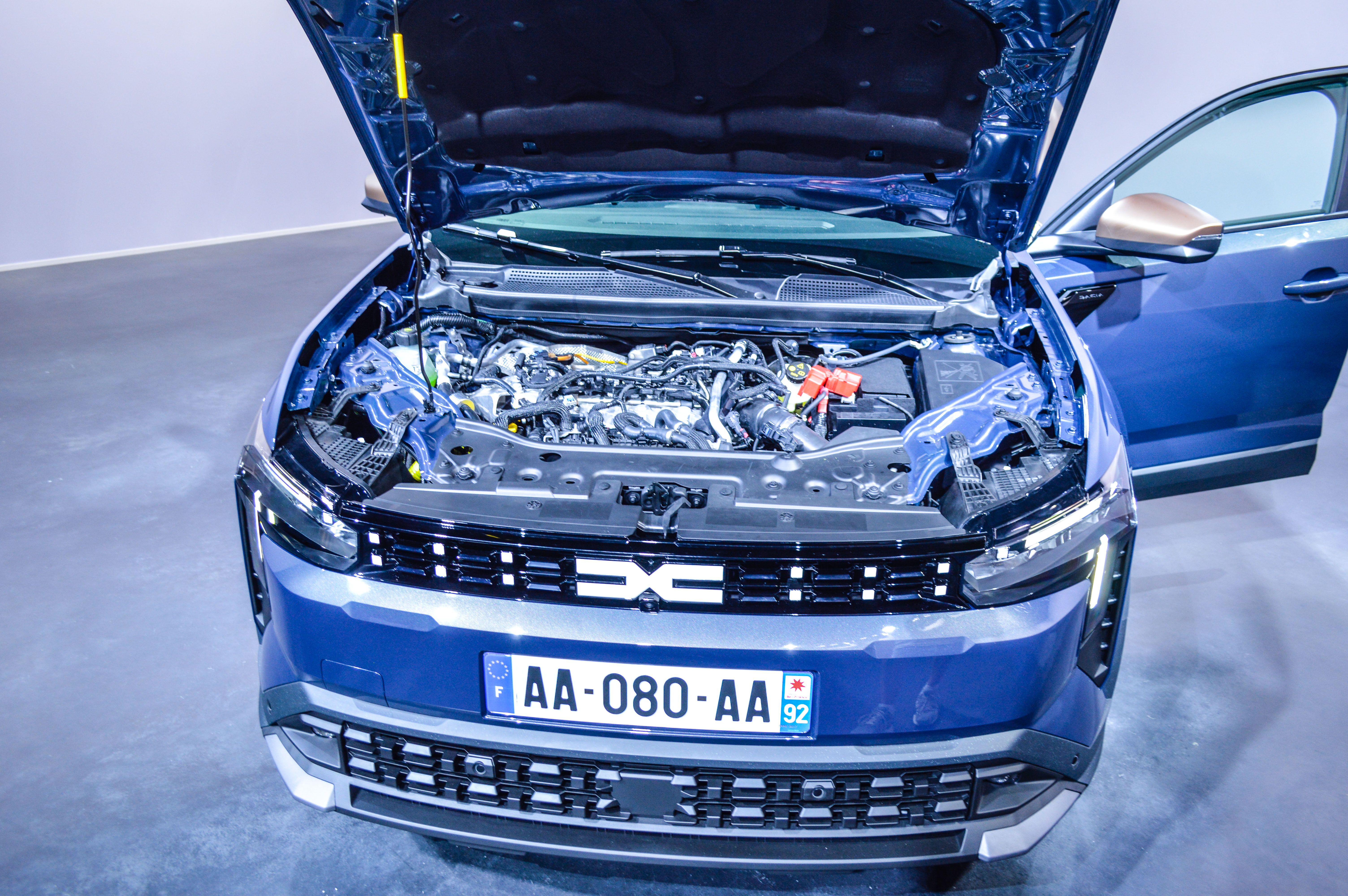 FOTO | Totul despre noua Dacia Striker, modelul de sub 25.000 de euro cu care românii vor să „marcheze” în poarta Skoda și Volkswagen - Poza 25