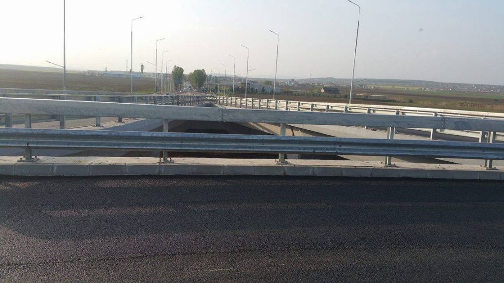 Sensul giratoriu suspendat din Prahova - Imagine 4