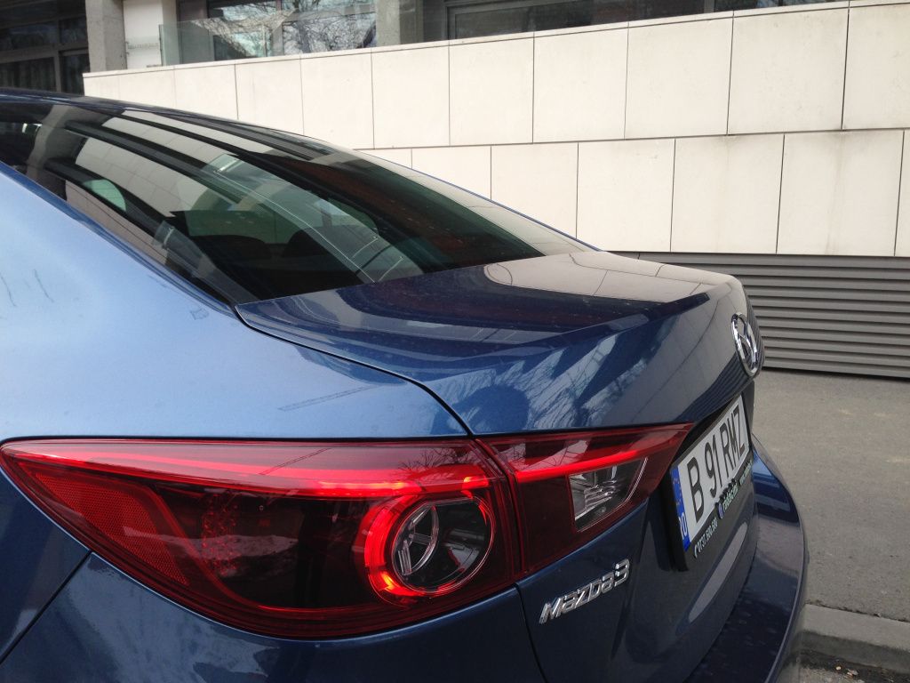 Mazda 3 sedan facelift - Imagine 11