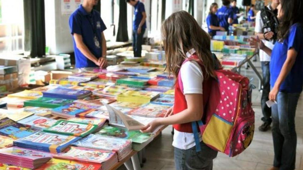 Ministerul Educatiei a decis retiparirea manualelor de Geografie pline de greseli, pe banii editurii