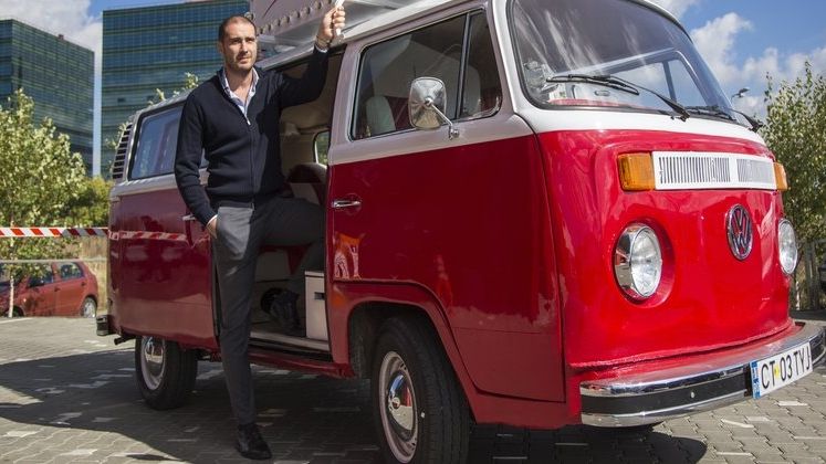 Un tanar a transformat un business cu fotografii pe suport magnetic intr-o poveste antreprenoriala de succes