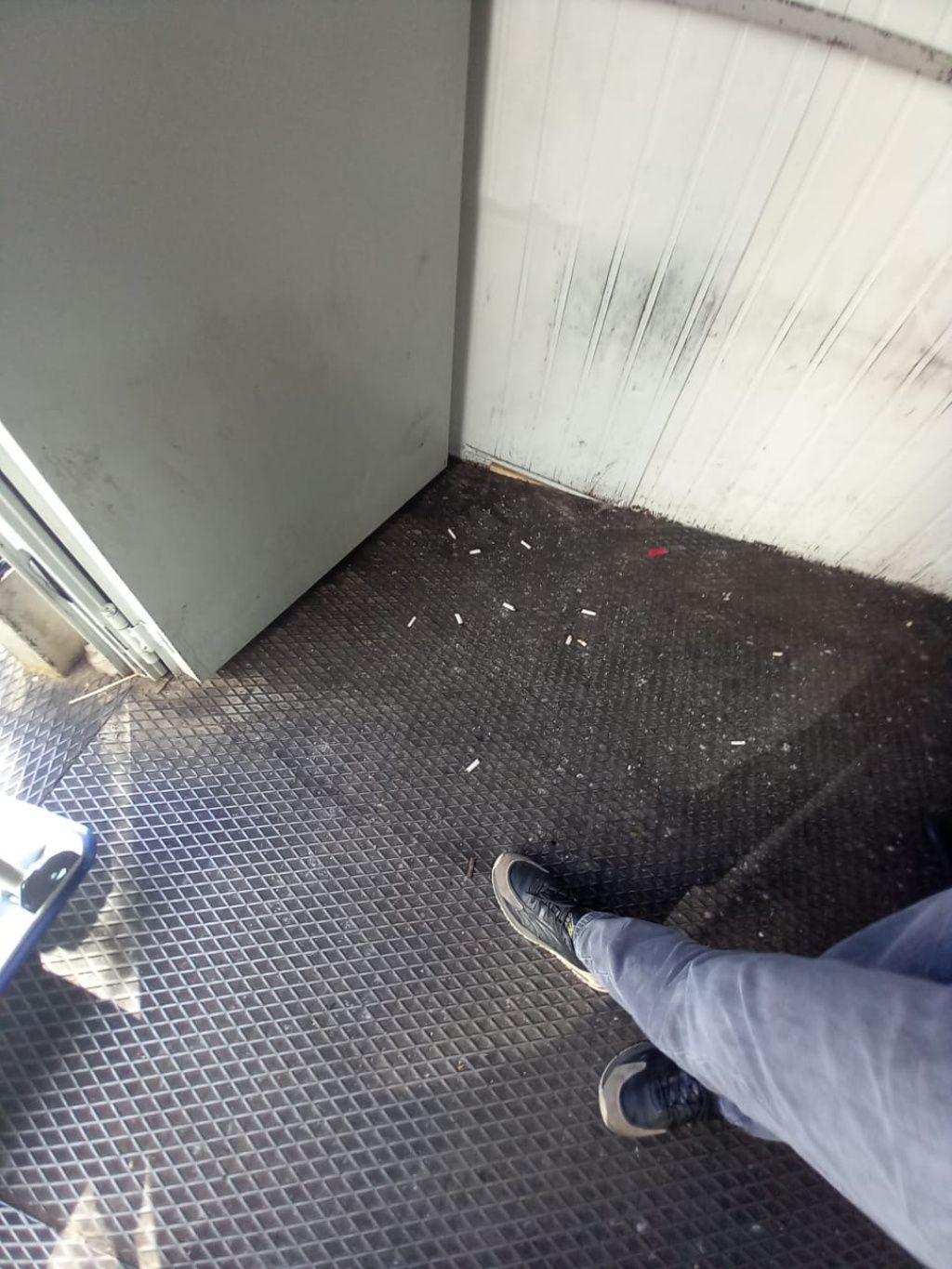 GALERIE FOTO | Amenzi de 230.000 de lei date de ANPC la operatorii din Mall Băneasa - Imagine 3