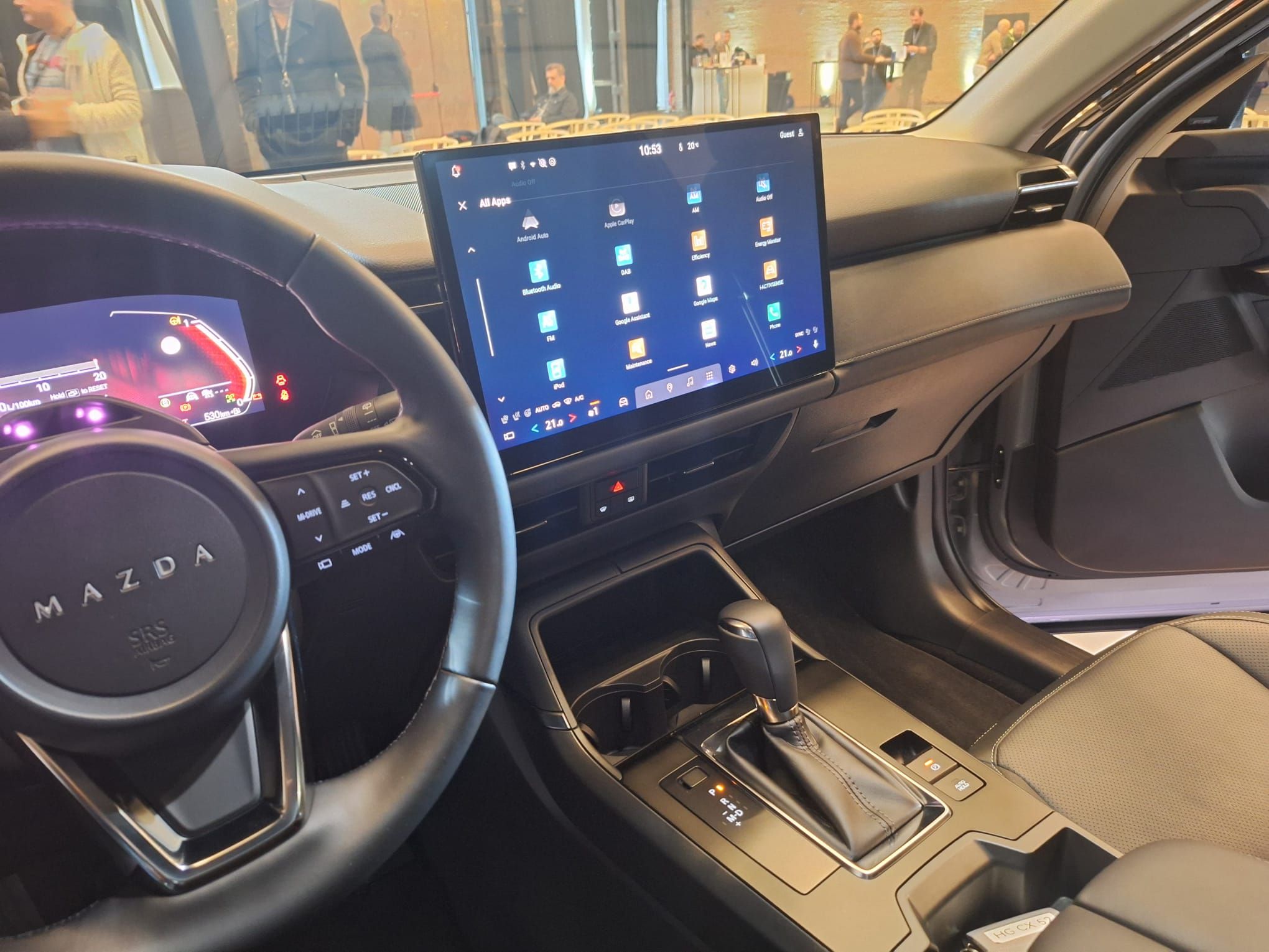 FOTO | Noua Mazda CX-5, prezentată în România. Ce noutăți aduce unul dintre cele mai populare modele din gama producătorului japonez - Poza 17