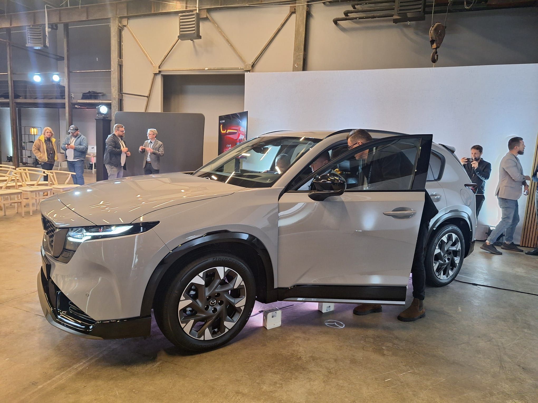 FOTO | Noua Mazda CX-5, prezentată în România. Ce noutăți aduce unul dintre cele mai populare modele din gama producătorului japonez - Poza 15