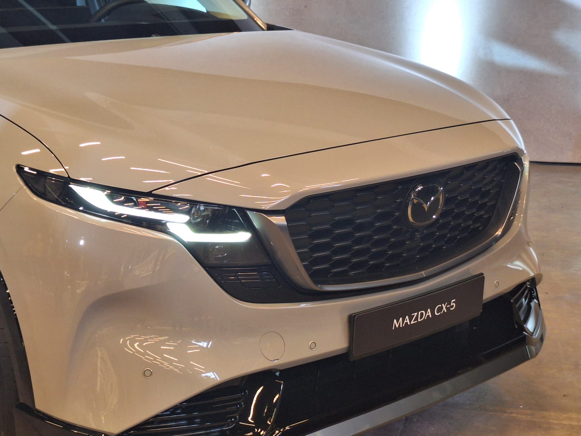 FOTO | Noua Mazda CX-5, prezentată în România. Ce noutăți aduce unul dintre cele mai populare modele din gama producătorului japonez - Poza 5