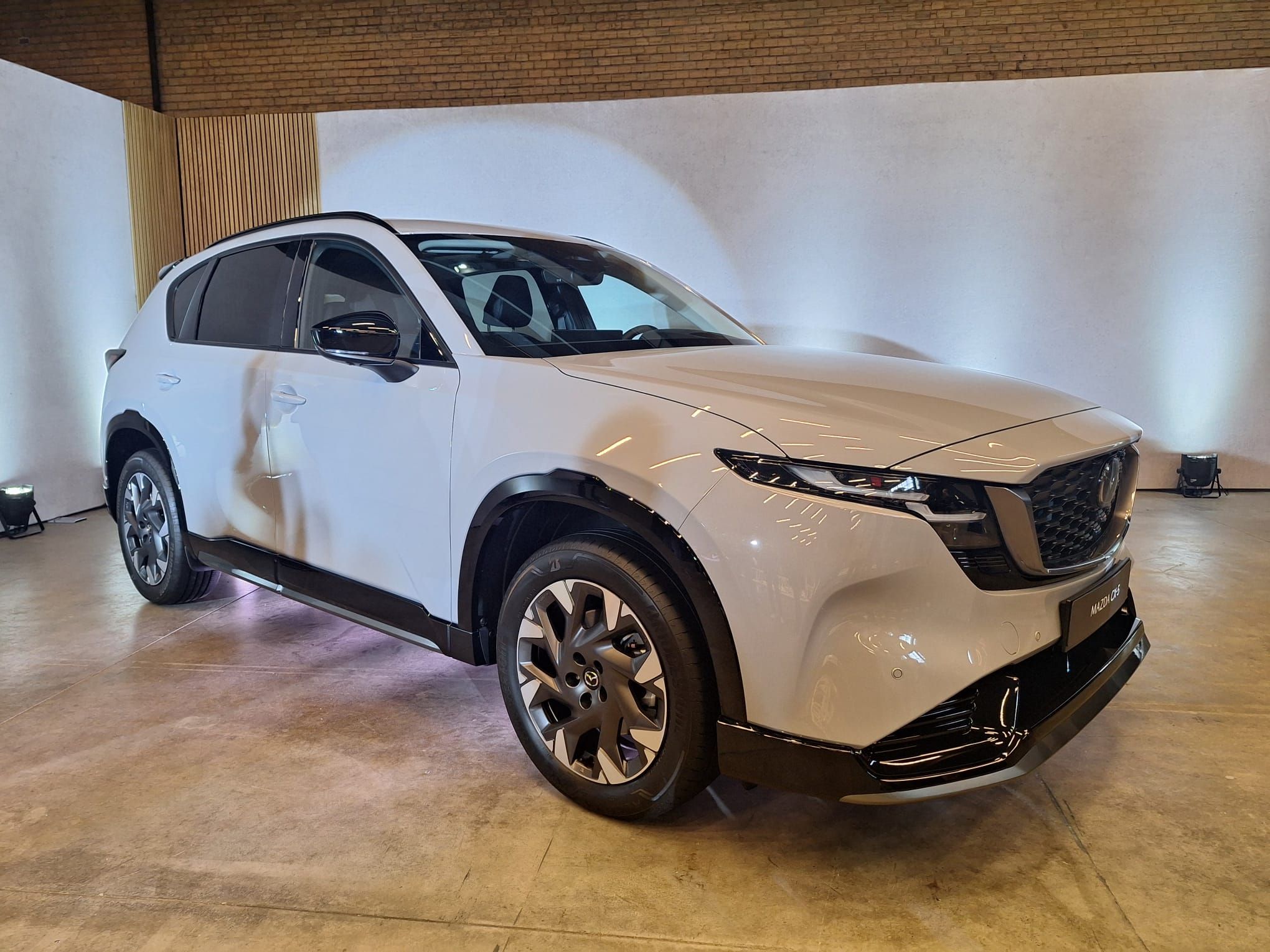 FOTO | Noua Mazda CX-5, prezentată în România. Ce noutăți aduce unul dintre cele mai populare modele din gama producătorului japonez - Poza 3