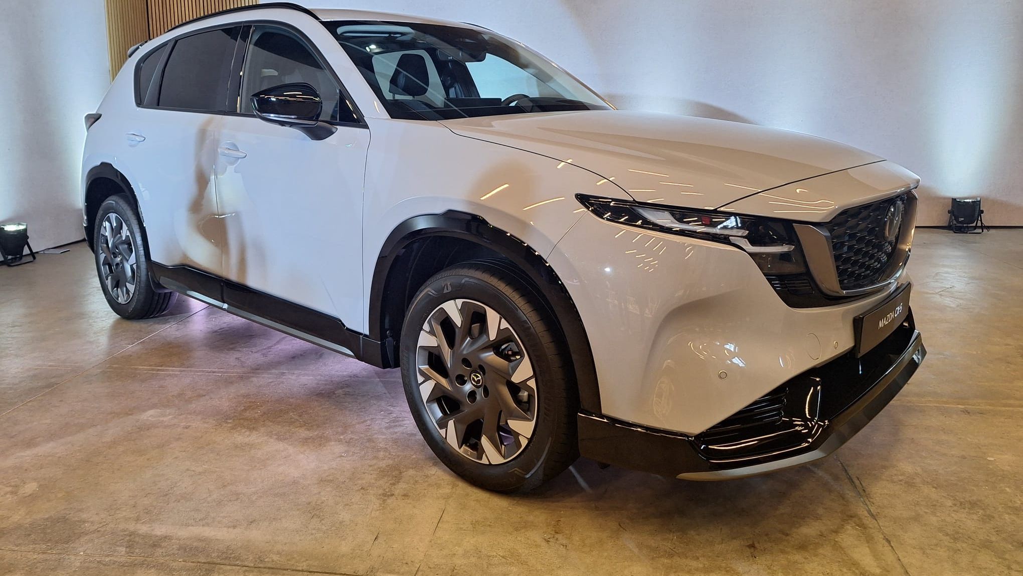 FOTO | Noua Mazda CX-5, prezentată în România. Ce noutăți aduce unul dintre cele mai populare modele din gama producătorului japonez