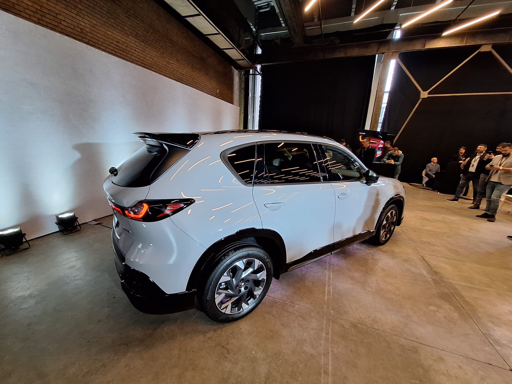 FOTO | Noua Mazda CX-5, prezentată în România. Ce noutăți aduce unul dintre cele mai populare modele din gama producătorului japonez - Poza 10
