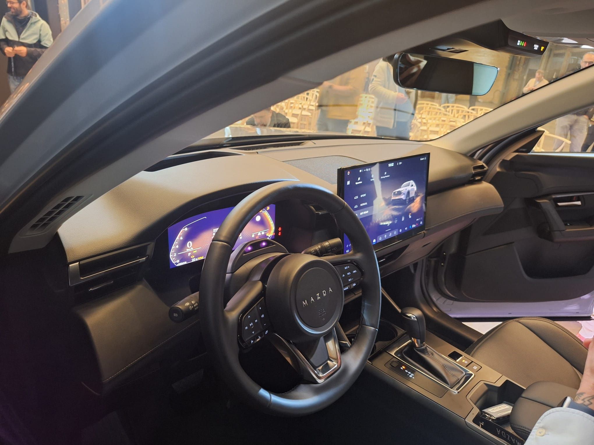 FOTO | Noua Mazda CX-5, prezentată în România. Ce noutăți aduce unul dintre cele mai populare modele din gama producătorului japonez - Poza 20