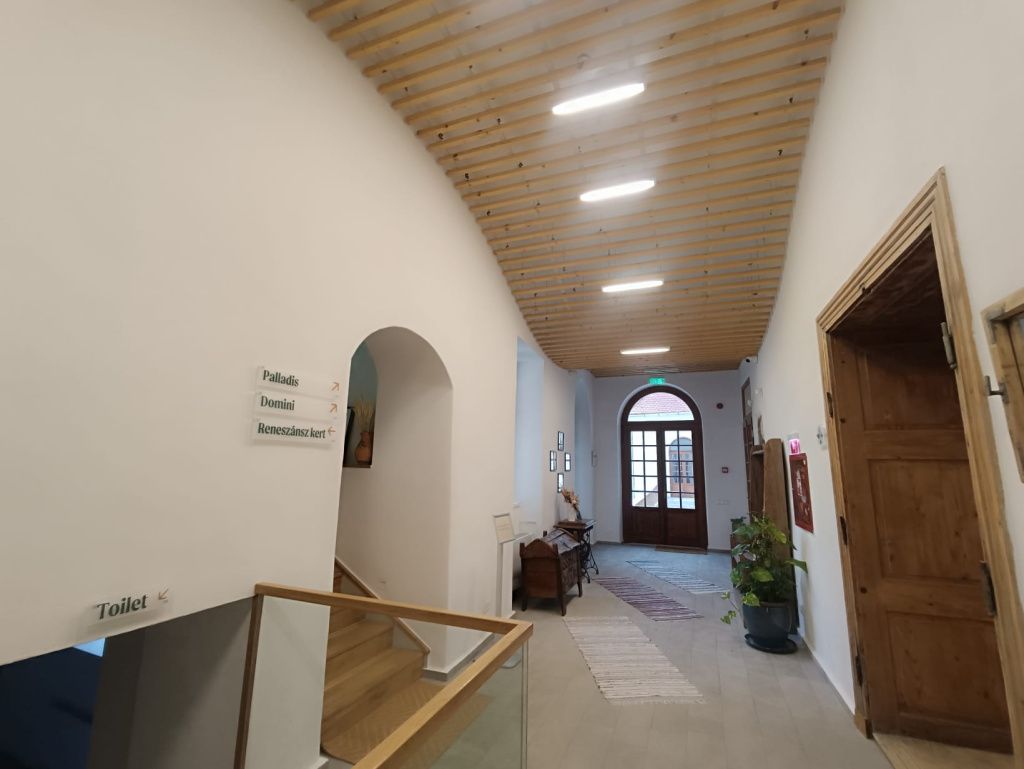 GALERIE FOTO: Magia unui castel ascuns din inima Transilvaniei. Castelul Ugron a fost uitat de lume - Imagine 16