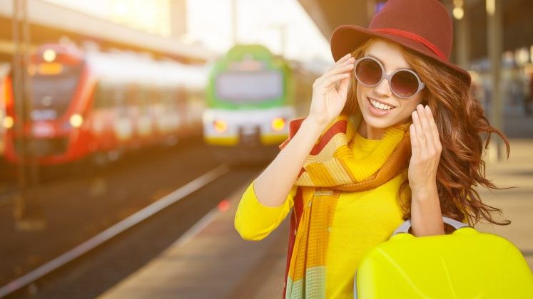 Doua agentii lanseaza "Transilvania Train", o calatorie de 650 euro intr-un tren cu vagoane de tip bar-bistro de la CFR Calatori