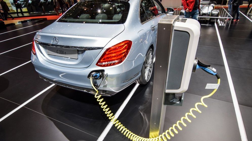 Daimler numeste primul CEO non-german la sfarsitul erei Zetsche