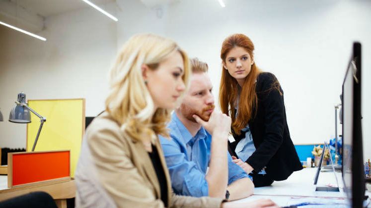 4 tendinte care vor face legea pe piata muncii la anul. Ce se intampla cu salariile romanilor