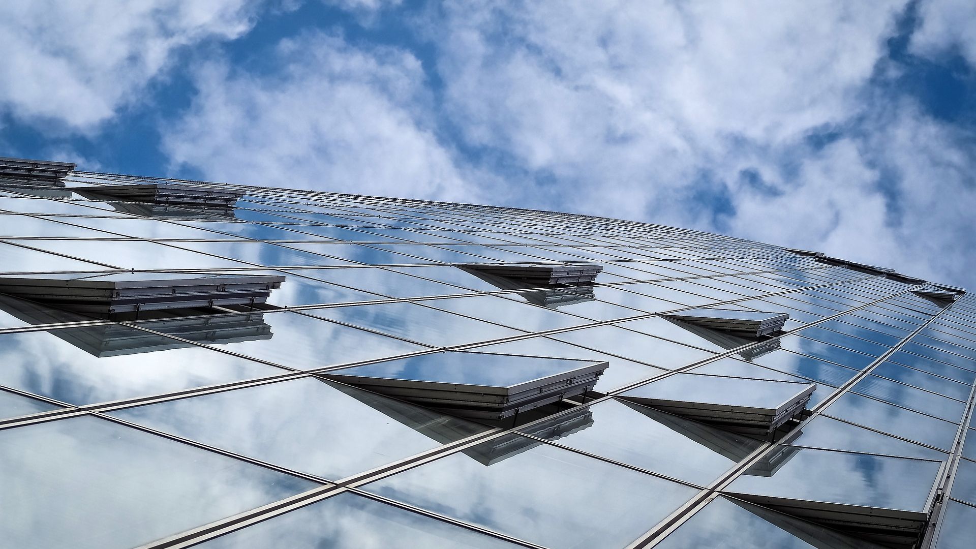 Globalworth va dezvolta noul sediu din Bucuresti al Renault, o constructie exclusiva, de 47.000 mp, in cea mai mare tranzactie de leasing de spatii office din Romania