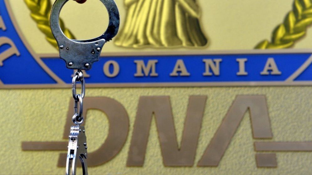 Mită de 1,1 milioane de euro ar fi fost cerută de un ofițer de poliție judiciară: a fost reținut de DNA