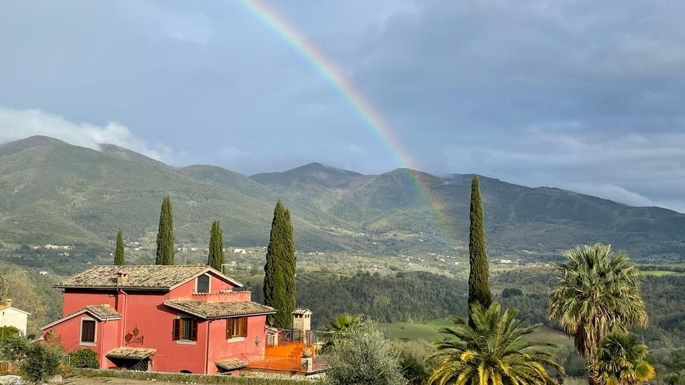 Cel mai mic restaurant din lume este în Italia, iar o masă costă peste 500 de euro. Rezervările se fac și cu luni bune înainte