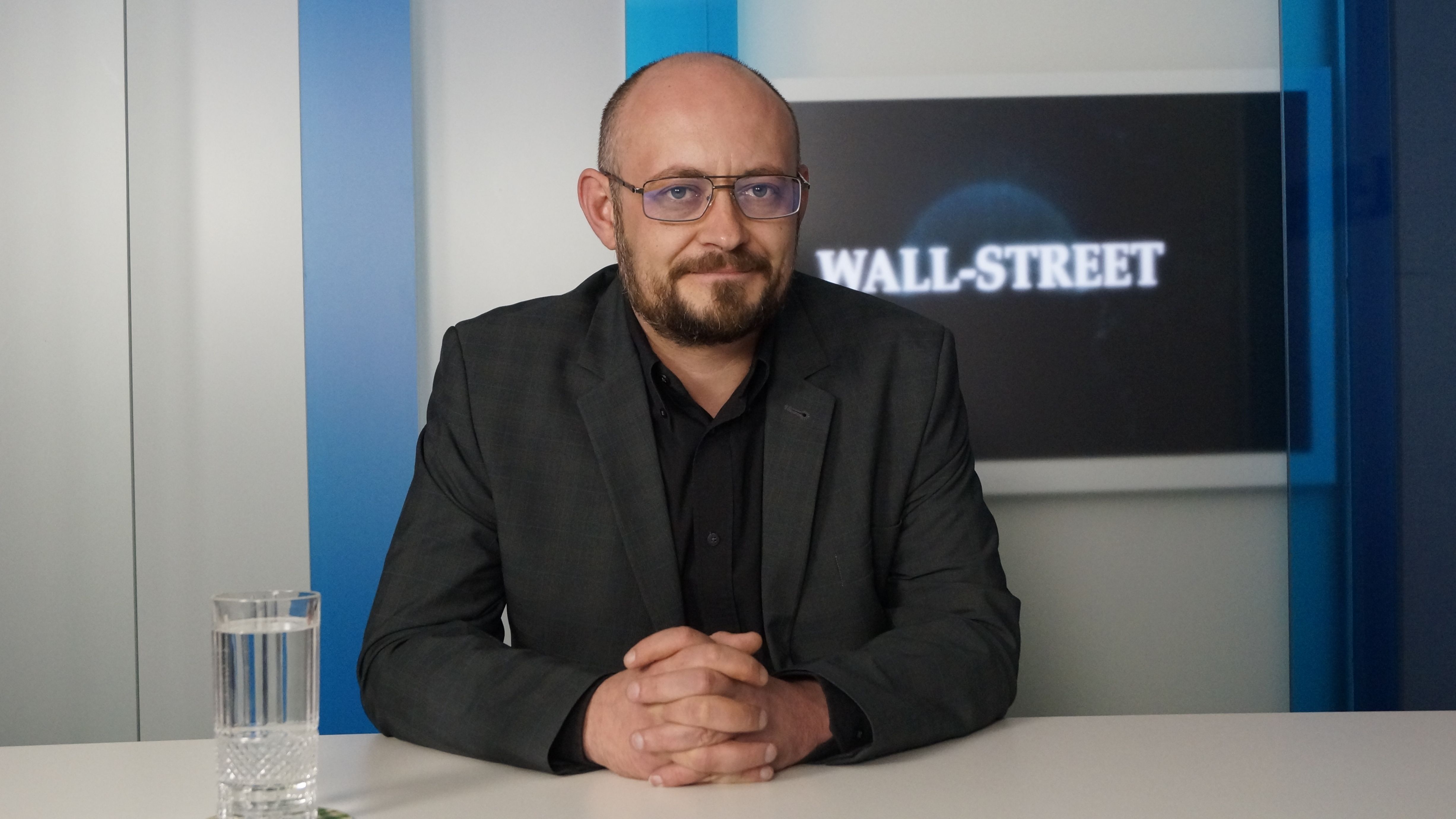 Franciza Stația RomBeer. Cât te costă să deschizi un magazin de bere craft cu 27 de robineți ”de alimentare”