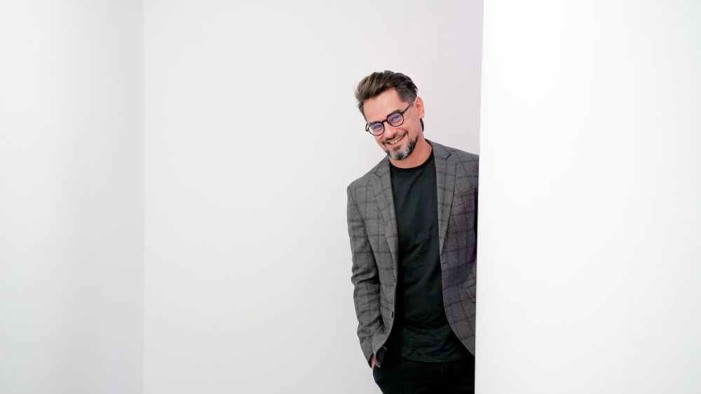 Adrian Popa, antreprenorul care te învață marketing: Dacă ai o pagină de Facebook sau Instagram nu ești specialist în domeniu