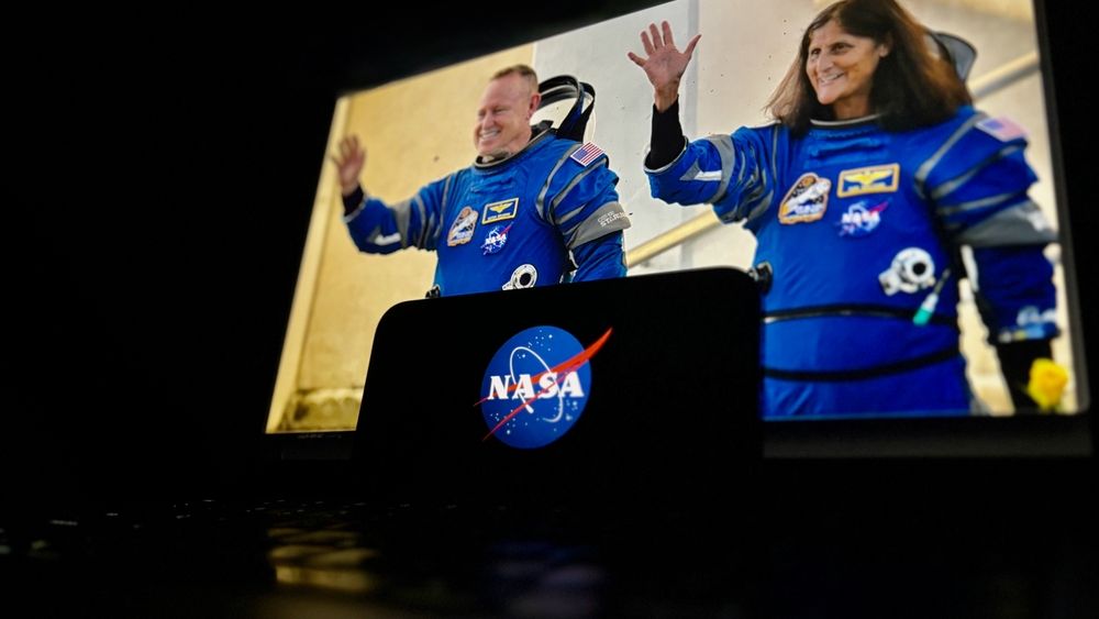 Astronauții americani, blocați în spațiu mai bine de nouă luni, au revenit pe Pământ cu o rachetă a lui Elon Musk