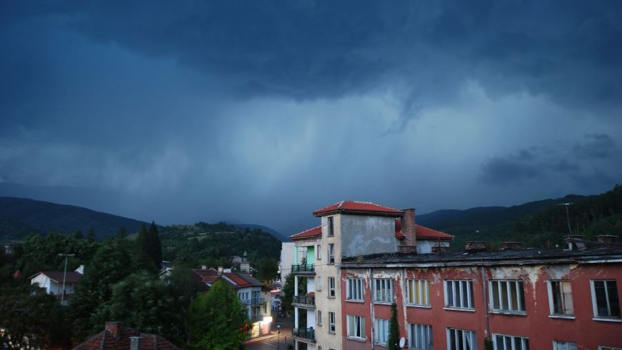 Început de toamnă cu vreme instabilă: ce avertizări a transmis ANM