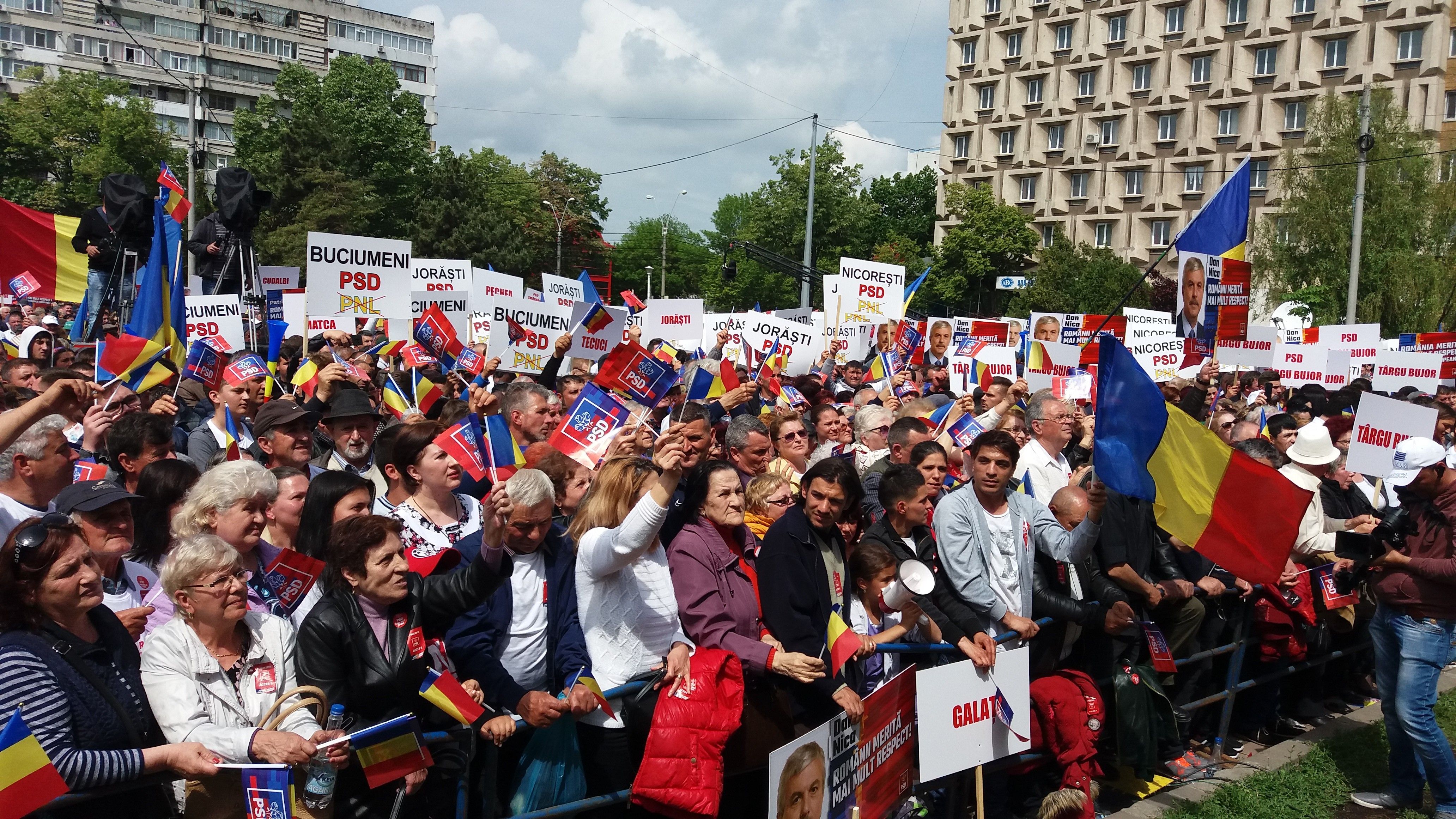 VIDEO Incidente la mitingul PSD de la Galati: manifestantii anti-PSD au protestat