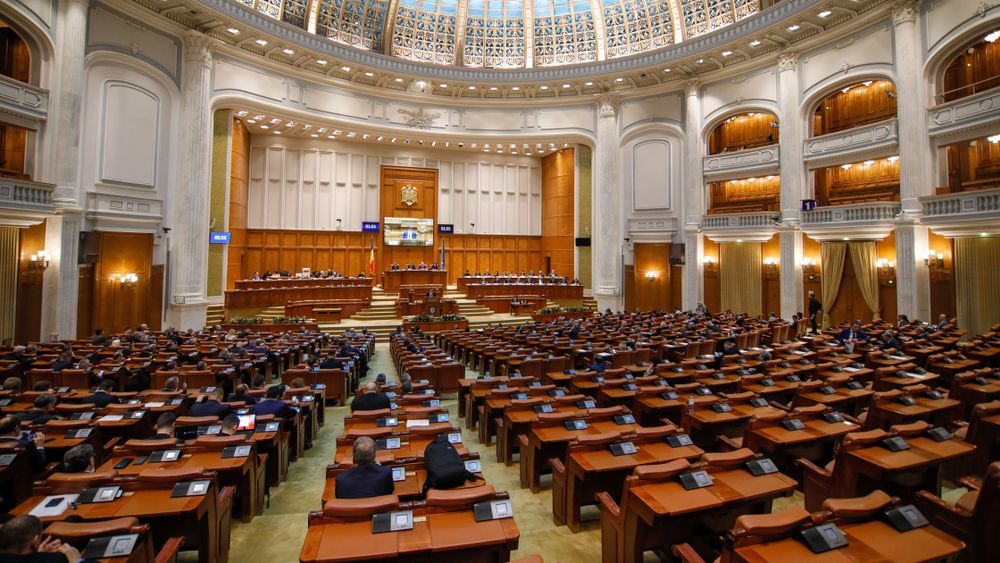 Senator USR: „Doi parlamentari au luat bilele acasă şi au băgat două mărgele. S-au prefăcut că votează”