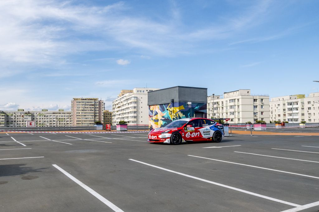 Ce evenimente au pregătit Promenada și Mega Mall și ce distracții caută românii în centrele c - Imagine 41