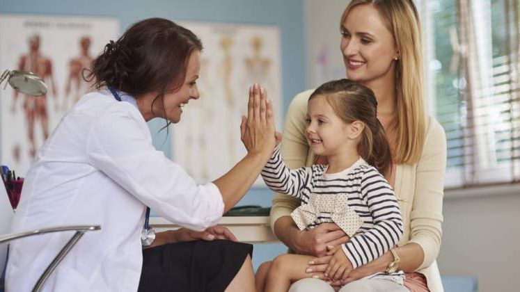 Medicii de familie nu vor mai acorda servicii decontate de CNAS. Consultatiile, contra cost