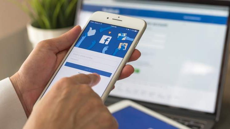 Cambridge Analytica: Datele a 2,7 milioane de utilizatori Facebook din UE, accesate ilegal