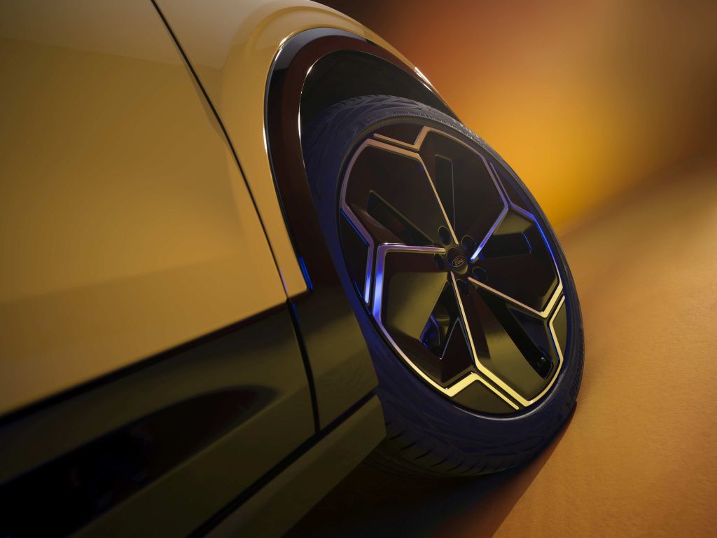 GALERIE FOTO | Ford a prezentat noul Capri, un crossover coupe electric - Imagine 8