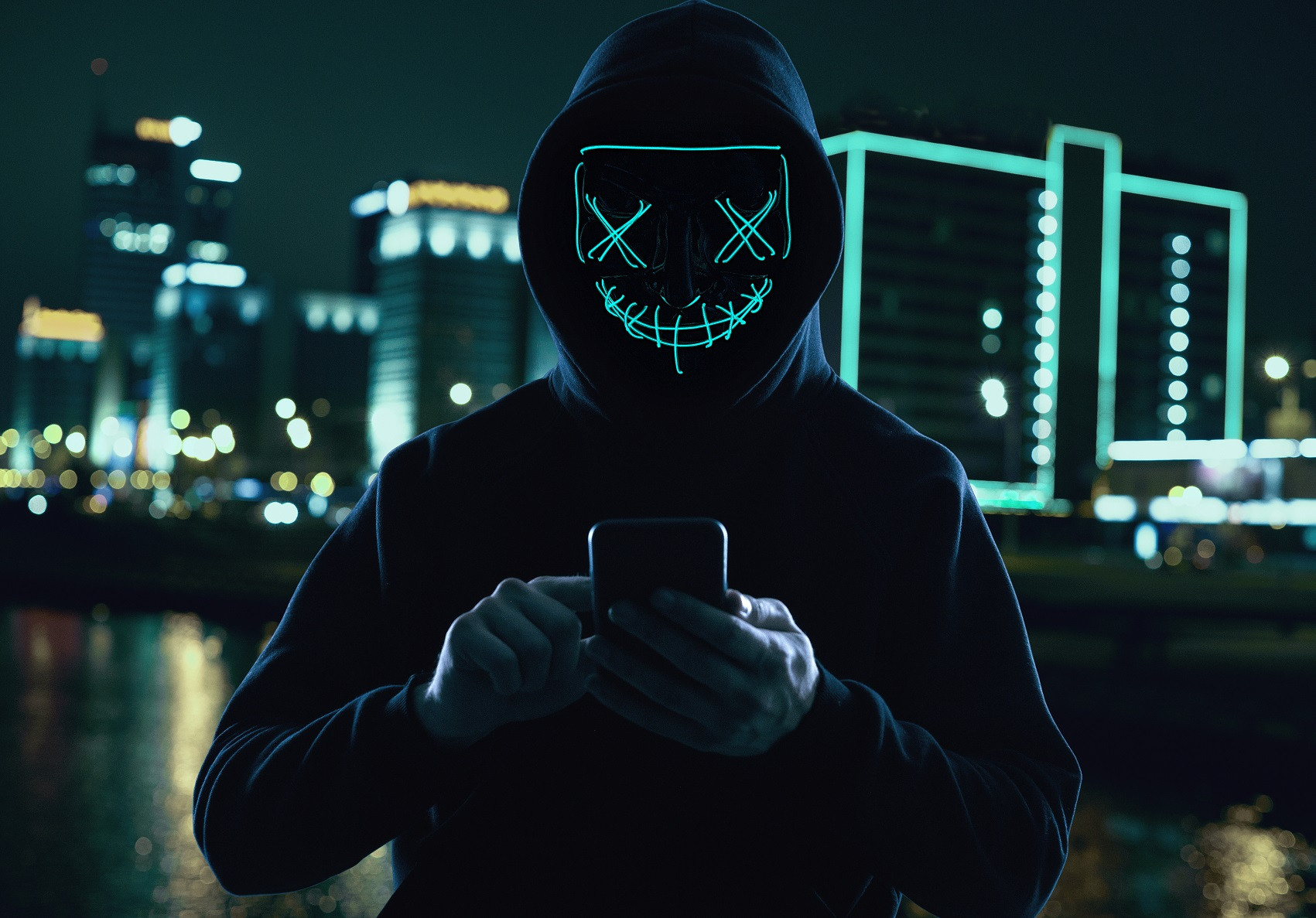 Aproape 100 de milioane de lei pierduți în fraude online cu acțiuni și criptomonede. Pe cine vizează escrocii
