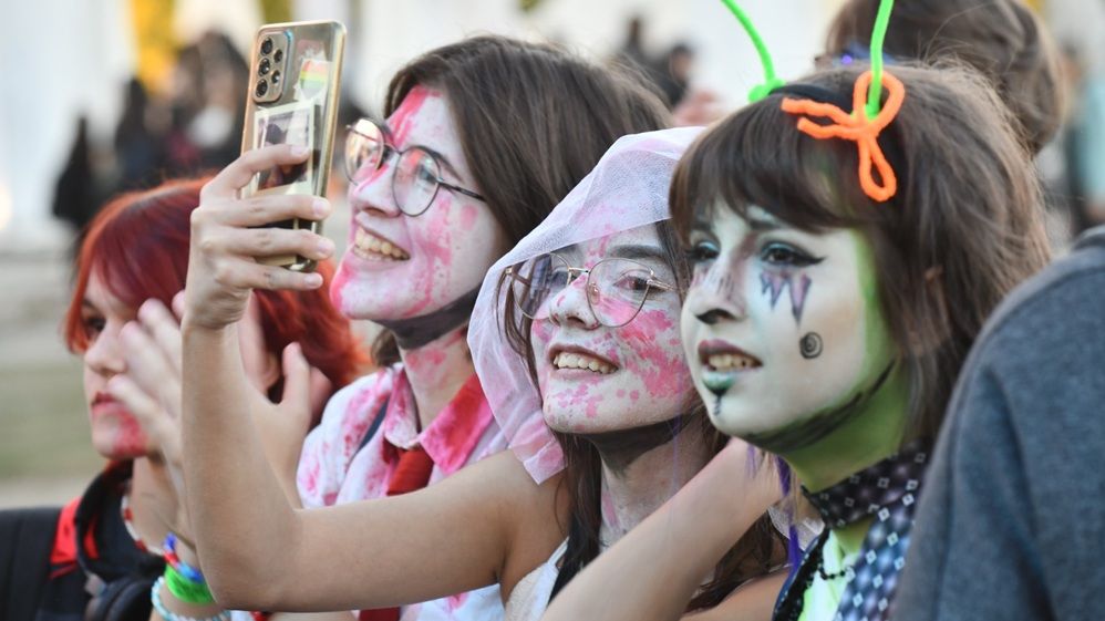 Capitala se pregătește de Halloween: Concerte rock, paradă de costume și un show de drone, la West Side Hallo Fest