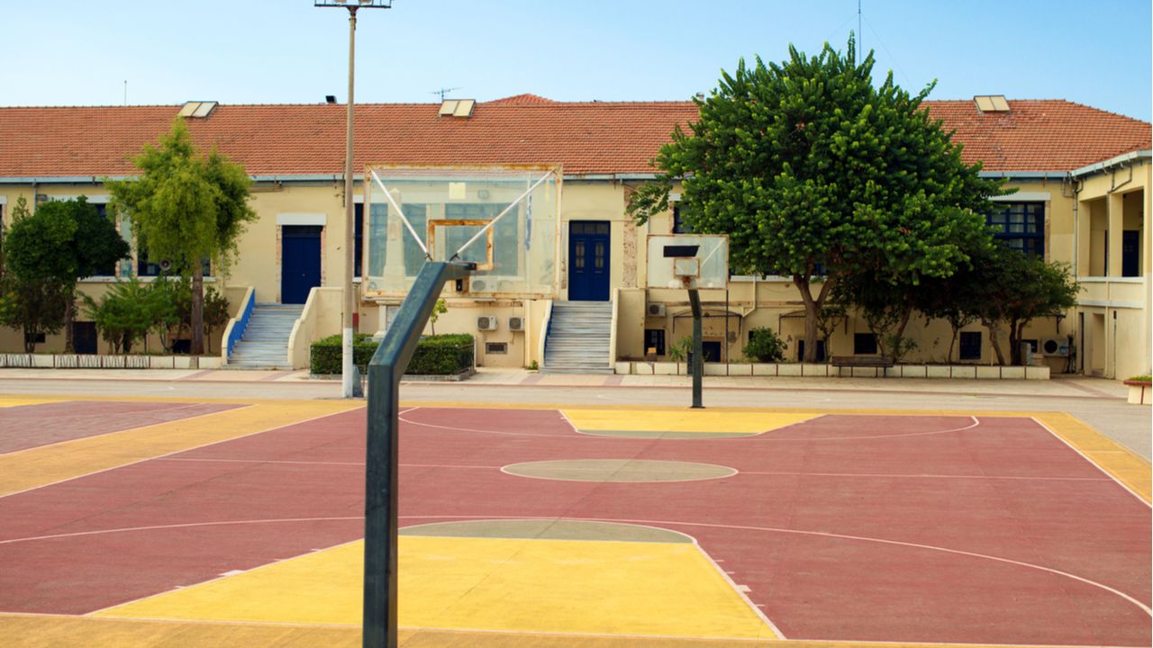 Locuitorii Sectorului 6 vor avea acces la terenurile de sport din incinta școlilor