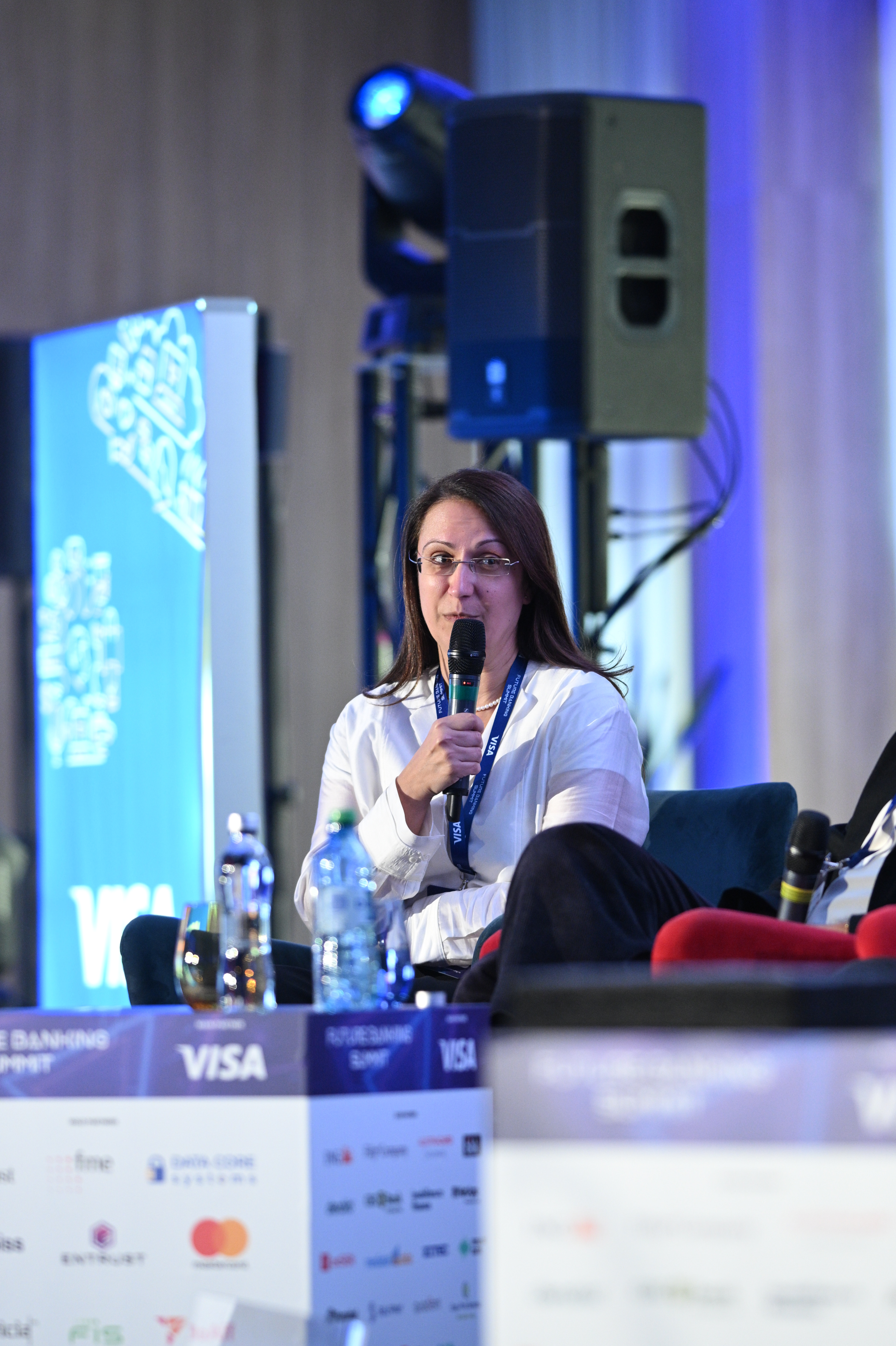 Te mai poți angaja la bancă în 2026 fără să știi AI? Directorul de HR al Citi: „Să păstrăm viu focul curiozității”