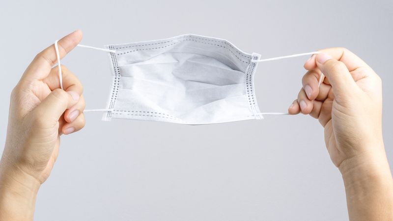 Coronavirus | Farmaciile din țară dețin un stoc minimal de măști de protecție, fără posibilitate de suplimentare
