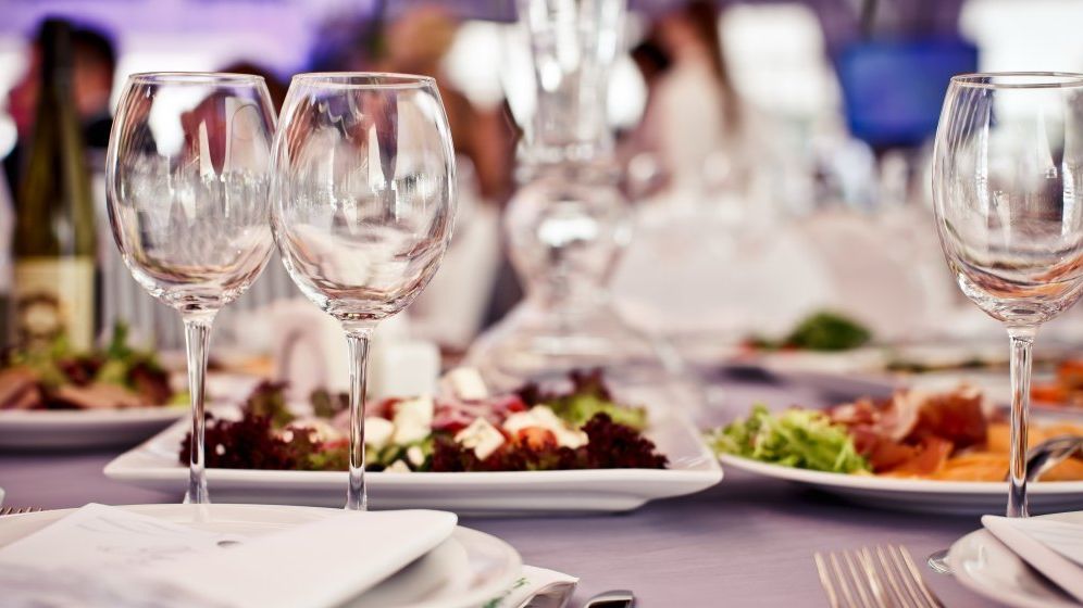 Reprezentanții industriei HORECA amenință că vor acționa în judecată Guvernul