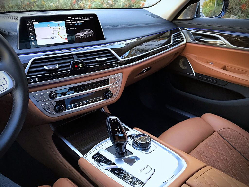 BMW 745e - Imagine 32