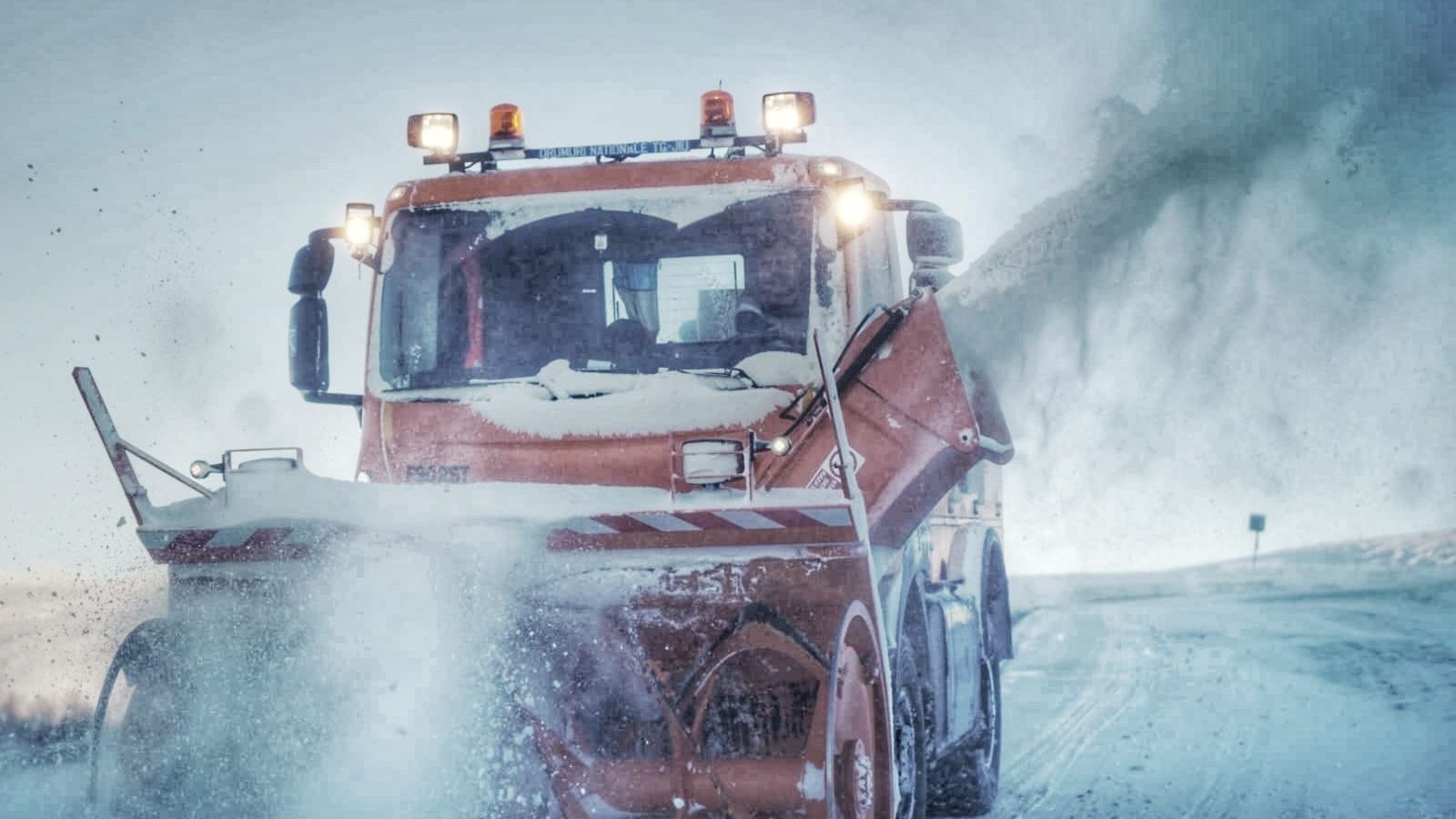 Ce drumuri din țară sunt închise din cauza zăpezilor